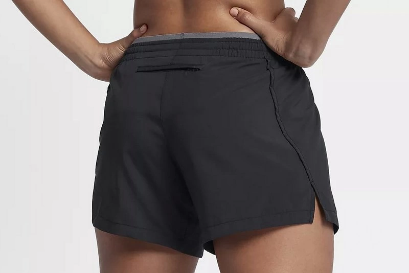 Shorts running Nike Elevate para mujer - detalle bolsillo