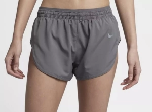 Shorts de running Nike Elevate de 8 cm para mujer - detalle bolsillo