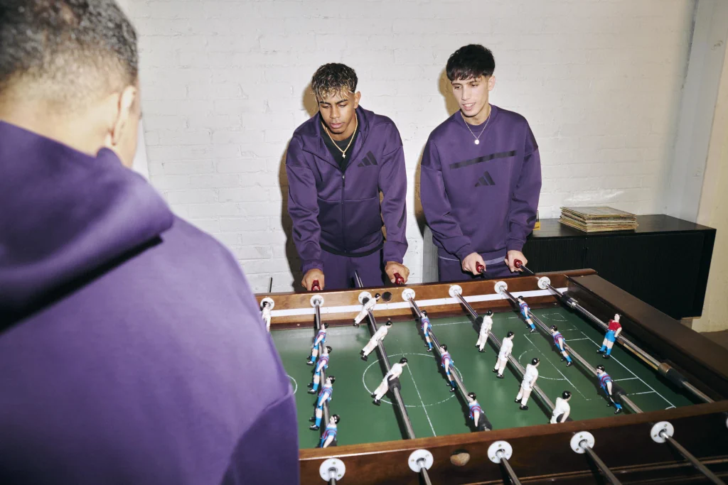 ADIDAS Z.N.E. &ndash; Lamine Yamal &ndash; Plum Hoodie (color ciruela)