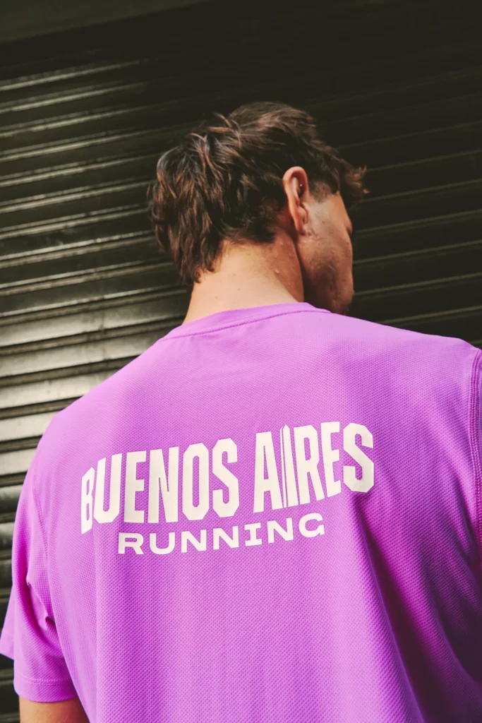 Remera adidas oficial de los 42K de Buenos Aires 2025