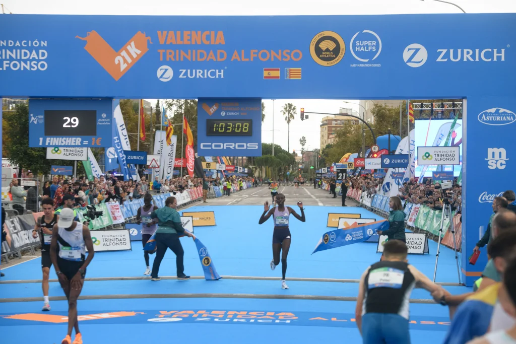 Agnes Ngetich, ganadora de los 21K valencia 2025